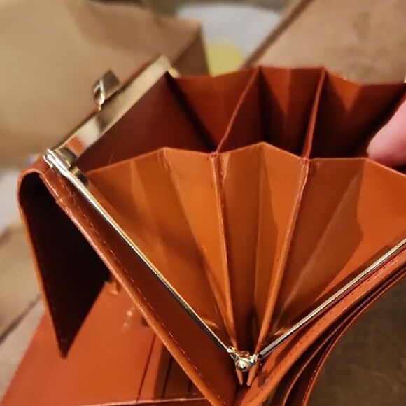 Givenchy Tan Leather Wallet with French Kisslock - Picture 6 of 14